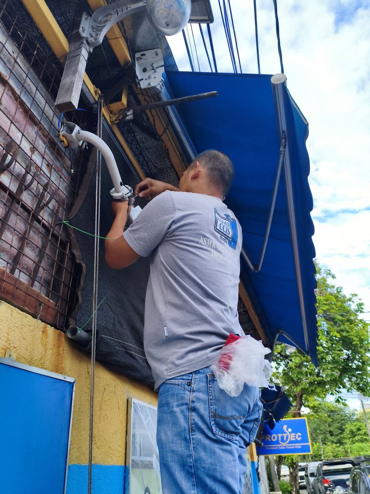 Wall-mounted unit installation